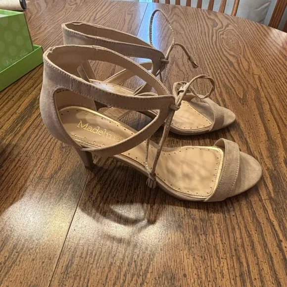 New in box Madeline Stuart women’s heels 11 - Picture 3 of 10